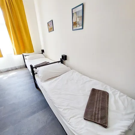 Traveller's F1 U Vystaviste Pansiyon Prag
