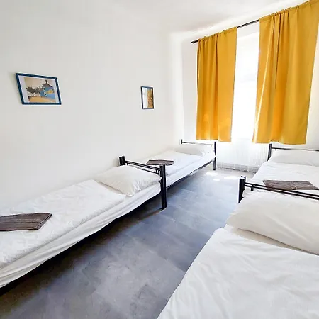Traveller's F1 U Vystaviste Pansiyon *