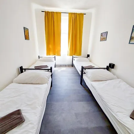 Traveller's F1 U Vystaviste Rum i privatbostad Prag