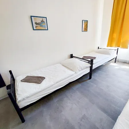 Traveller's F1 U Vystaviste Rum i privatbostad Prag