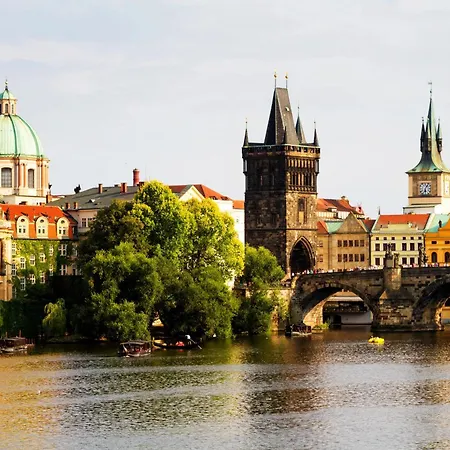 Traveller's F1 U Vystaviste Rum i privatbostad Prag